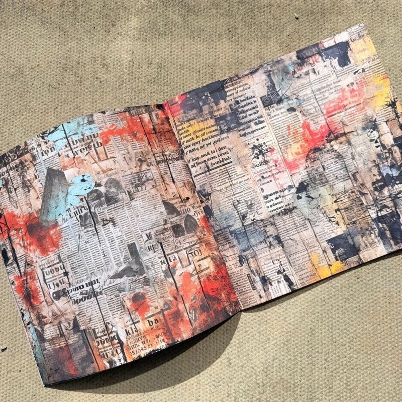 IndigoBlu – The Creepsville Gazette – Collagebok 8x8 inch (IND1460)